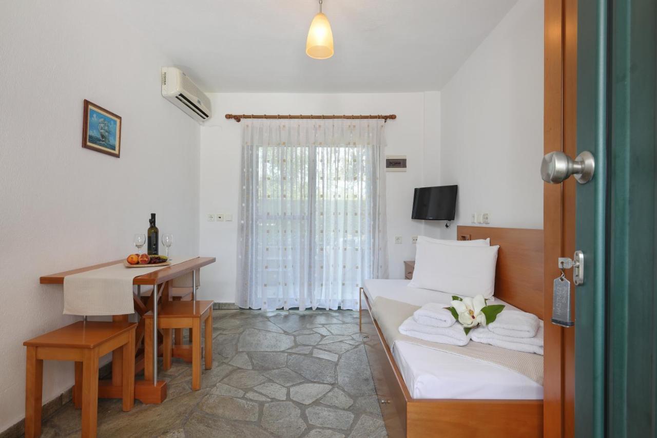 Maistrali Apartments Ormos Panagias Extérieur photo